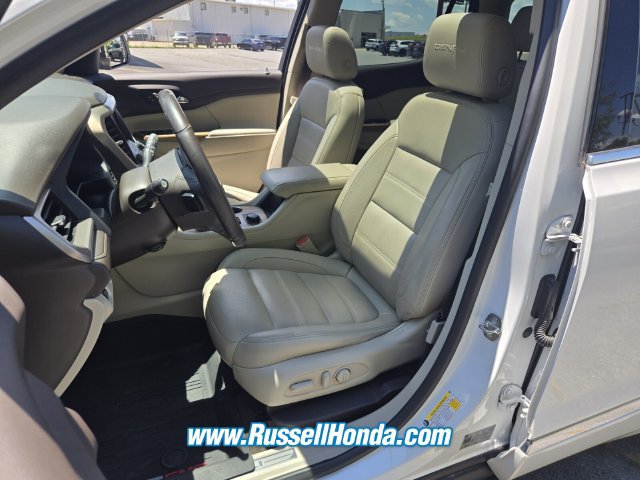 Used 2019 GMC Acadia Denali w/ Technology Package FWD image 5