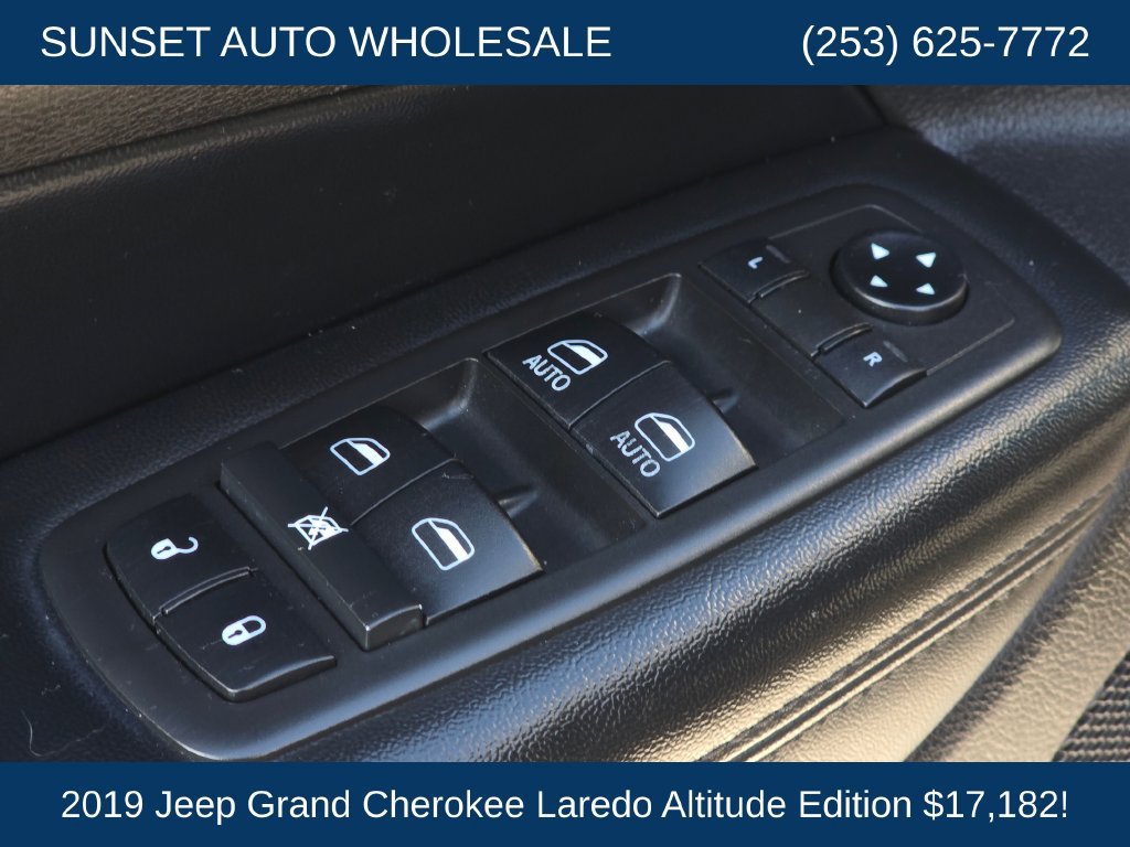 Used 2019 Jeep Grand Cherokee Altitude AWD/4WD image 23