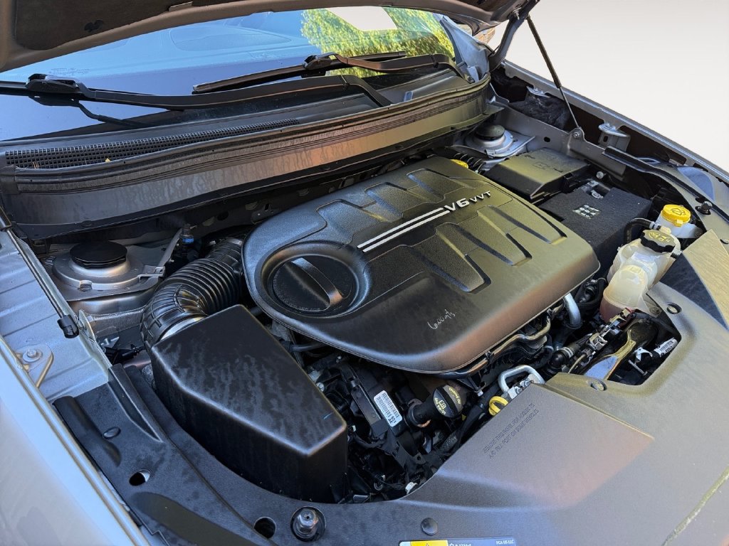 Used 2020 Jeep Cherokee Limited AWD/4WD image 25