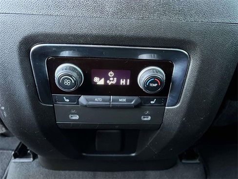 Certified 2023 Chevrolet Suburban Premier image 17