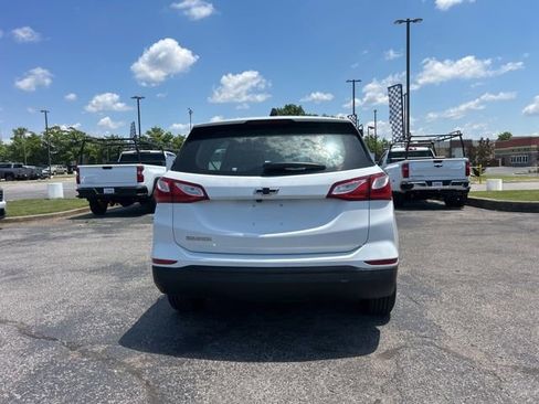 Used 2019 Chevrolet Equinox LS FWD image 4