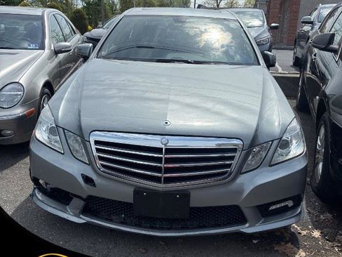 Used 2011 Mercedes-Benz E 350 4MATIC Sedan image 2