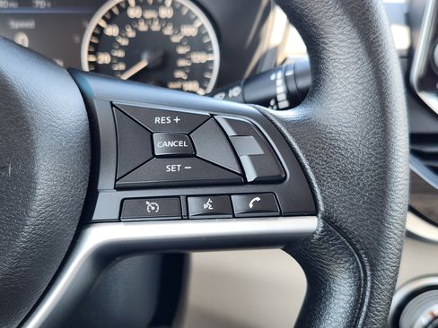 Used 2025 Nissan Altima 2.5 SV FWD image 19