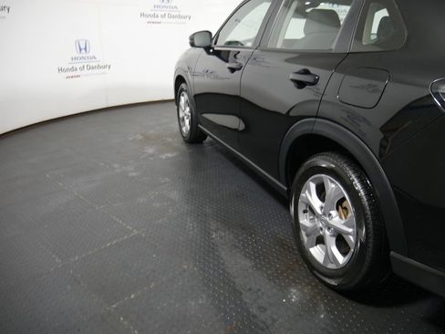 Used 2023 Honda HR-V LX image 11