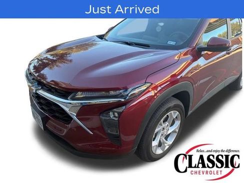 Used 2024 Chevrolet Trax LS w/ LS Convenience Package image 3