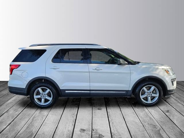 Used 2018 Ford Explorer XLT FWD image 6