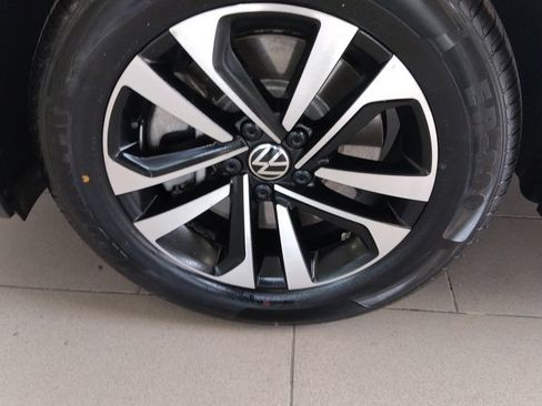 Certified 2024 Volkswagen Tiguan S FWD image 19