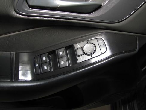 Used 2025 Nissan Rogue S FWD image 11