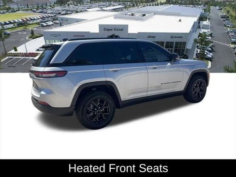 Certified 2025 Jeep Grand Cherokee Altitude AWD/4WD image 18