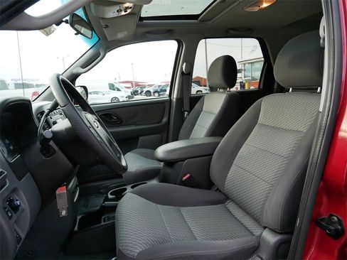 Used 2003 Ford Escape XLT image 16