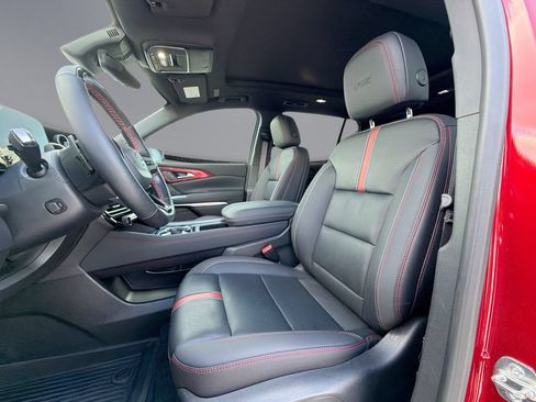 Used 2025 Chevrolet Traverse RS w/ LPO, Floor Liner Package FWD image 30