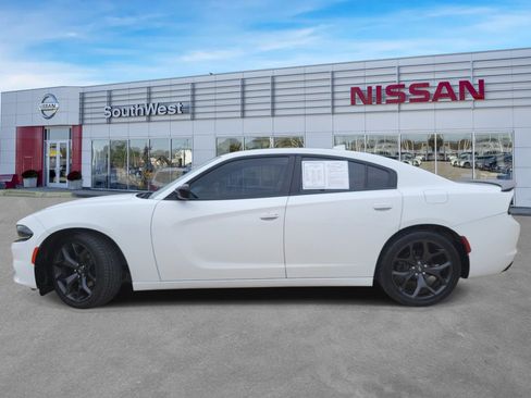 Used 2020 Dodge Charger SXT w/ Plus Group RWD image 9