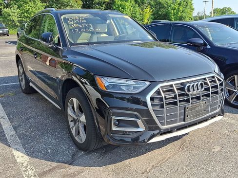 Used 2023 Audi Q5 2.0T Premium Plus w/ Premium Plus Package AWD/4WD image 3