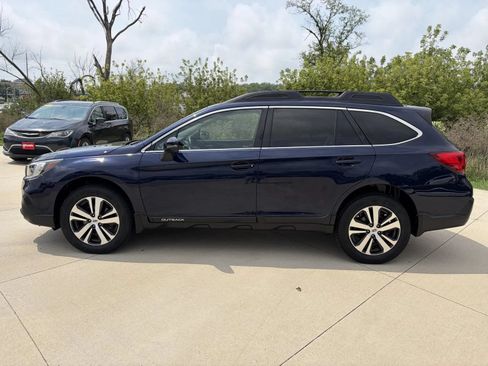 Used 2018 Subaru Outback 3.6R Limited AWD/4WD image 5