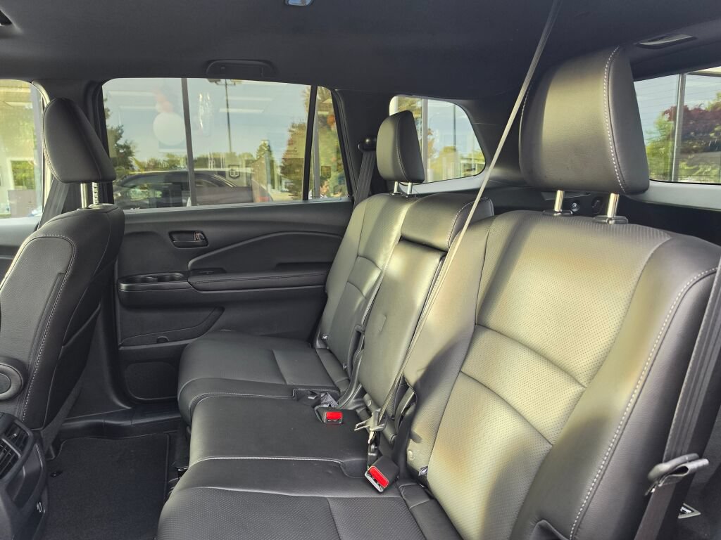 Certified 2023 Honda Passport EX-L image 17
