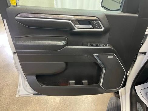 Used 2022 Chevrolet Silverado 1500 LTZ w/ LTZ Premium Package AWD/4WD image 12