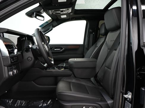 Used 2025 GMC Yukon Denali w/ Sun & Power Step Package AWD/4WD image 25