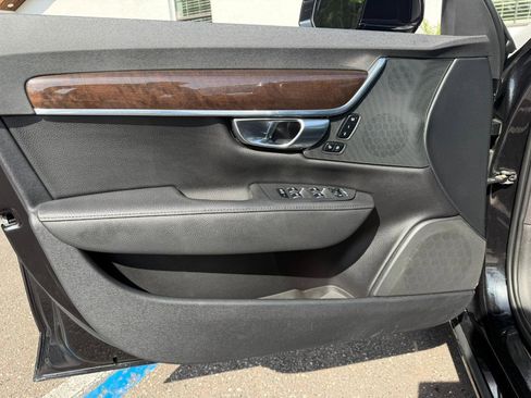 Used 2018 Volvo S90 T5 Momentum w/ Convenience Package FWD image 27