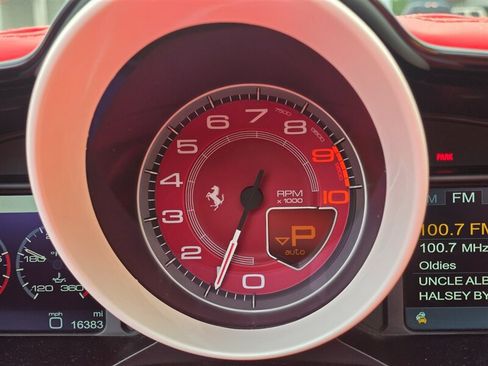 Used 2015 Ferrari 458 Spider RWD image 10