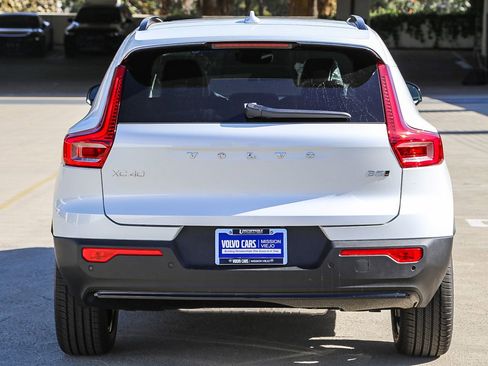 New 2026 Volvo XC40 B5 Core image 7