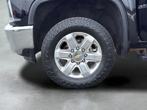 Used 2022 Chevrolet Silverado 2500 LTZ w/ LTZ Convenience Package image 38