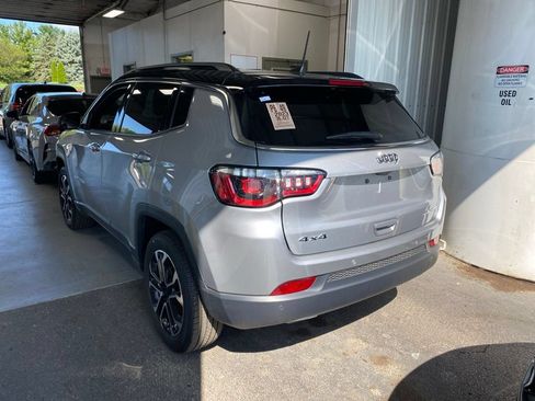 Used 2023 Jeep Compass Limited AWD/4WD image 3