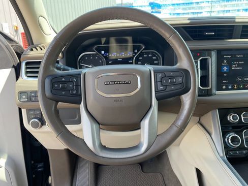 Used 2021 GMC Yukon XL Denali w/ Denali Premium Package AWD/4WD image 28