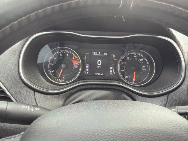 Used 2019 Jeep Cherokee Latitude Plus w/ Comfort/Convenience Group AWD/4WD image 8