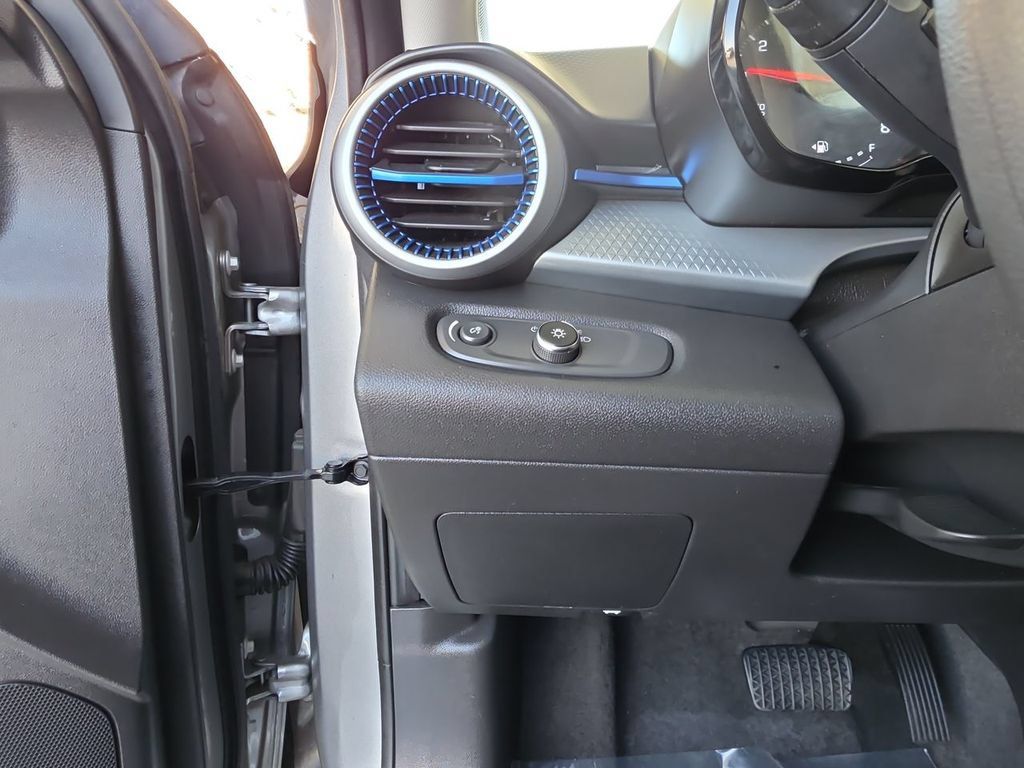 Used 2025 Chevrolet Trax LS FWD image 17