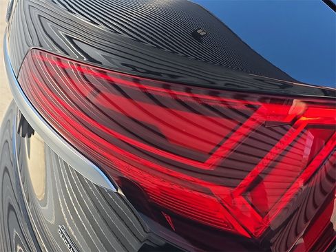 Used 2022 Audi Q5 2.0T Premium w/ Convenience Package image 16