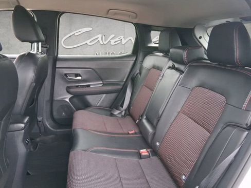 Certified 2025 Nissan Kicks SR image 22