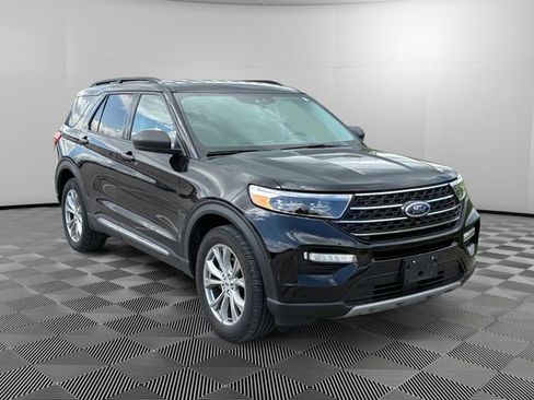 Used 2021 Ford Explorer XLT w/ Equipment Group 202A AWD/4WD image 7