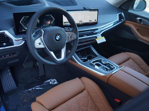 New 2026 BMW X7 xDrive40i w/ Premium Package image 11