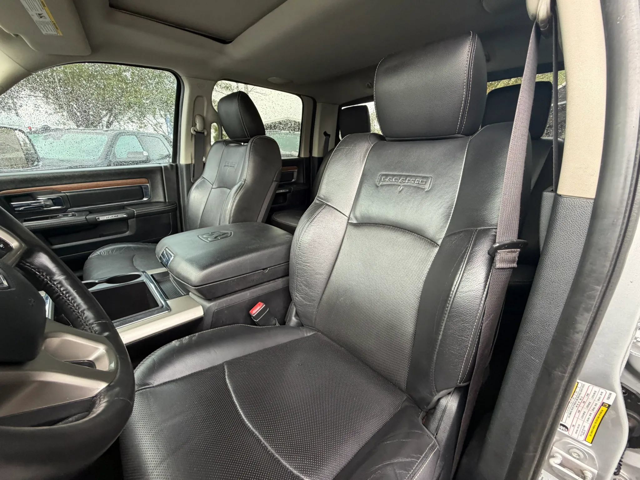 Used 2015 RAM 2500 Laramie AWD/4WD image 10