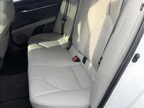 Used 2022 Toyota Camry SE image 20