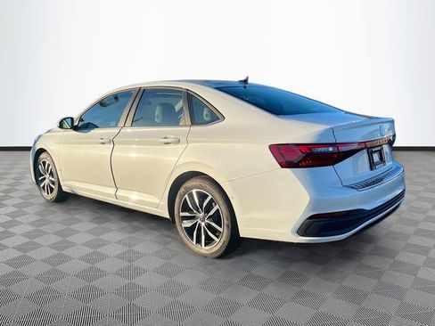 New 2026 Volkswagen Jetta SE image 4