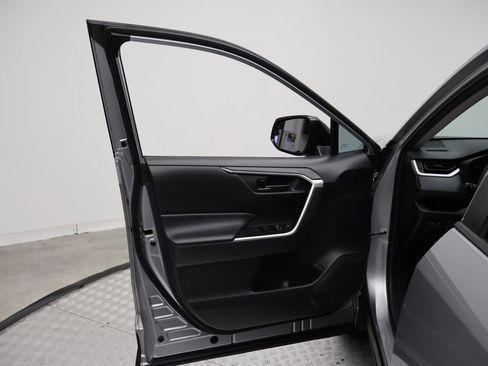 Certified 2021 Toyota RAV4 LE image 16