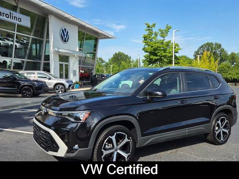 Used 2025 Volkswagen Taos SEL AWD/4WD image 1