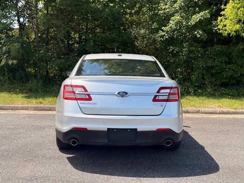 Used 2014 Ford Taurus Limited w/ Equipment Group 301A AWD/4WD image 7