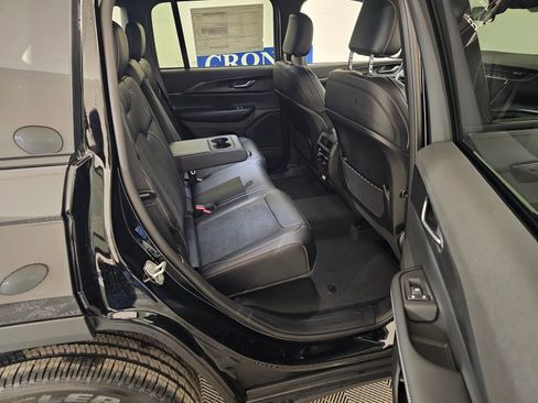 New 2025 Jeep Grand Cherokee 4WD image 34