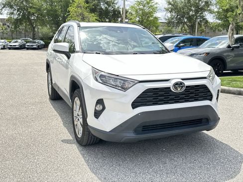 Used 2020 Toyota RAV4 XLE Premium AWD/4WD image 8