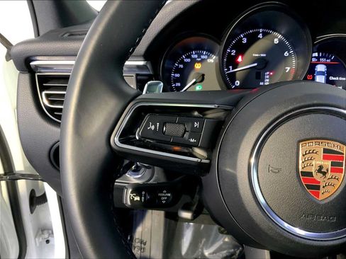 Certified 2023 Porsche Macan AWD/4WD image 27