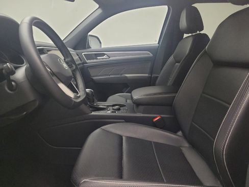 Used 2021 Volkswagen Atlas Cross Sport SE image 17