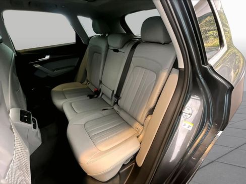 Used 2023 Audi Q5 2.0T Premium w/ Convenience Package AWD/4WD image 21