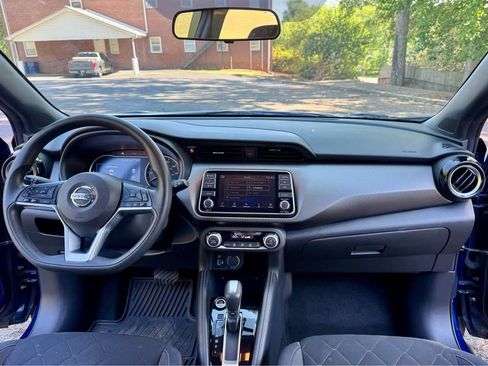 Used 2018 Nissan Kicks SV FWD image 10