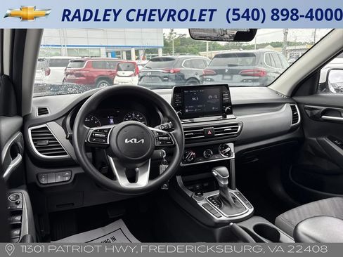 Used 2023 Kia Seltos LX AWD/4WD image 8
