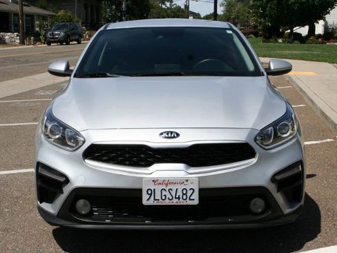 Used 2021 Kia Forte LXS FWD image 2