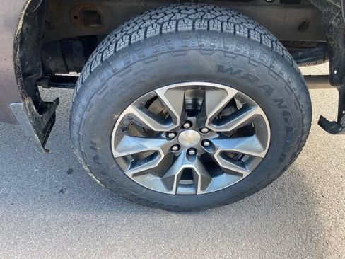 Used 2023 Chevrolet Silverado 1500 LT w/ Z71 Off-Road Package AWD/4WD image 27