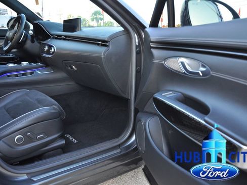 Used 2022 Genesis GV70 3.5T Sport w/ Sport Prestige Package AWD/4WD image 17