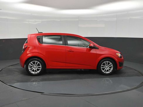 Used 2015 Chevrolet Sonic LT w/ Fun and Sun Package FWD image 9